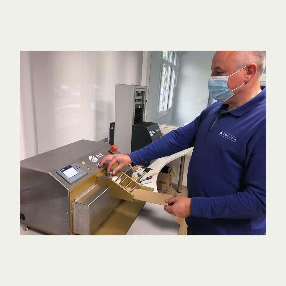 Electric-shear-cutting-of-samples-ECT_SS-25